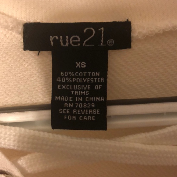 Cream crew neck - Picture 2 of 4